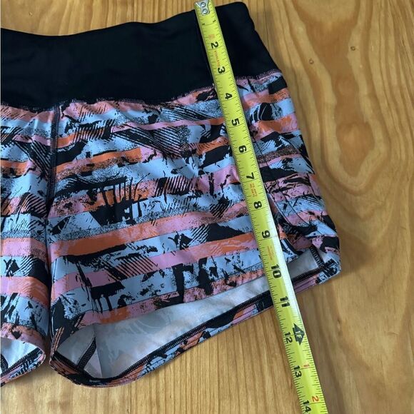 Lululemon Run Times Short II 4" Inversion Multi / Black | Women’s SIZE: 4 - Picture 4 of 9